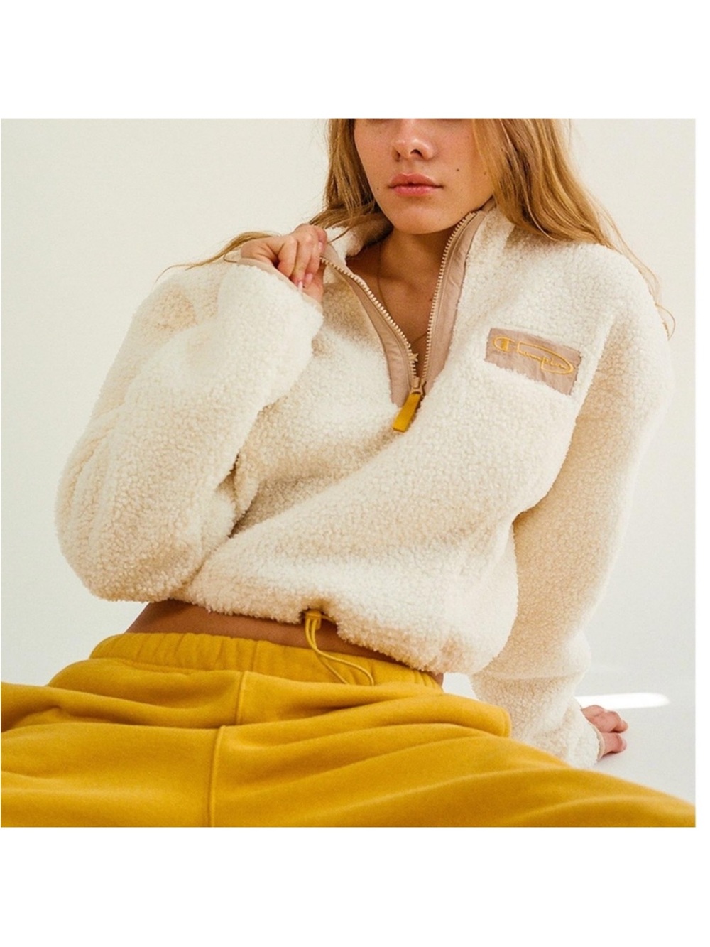 Champion x UO Cozy Cream Sherpa Quarter-Zip Pullover Jacket